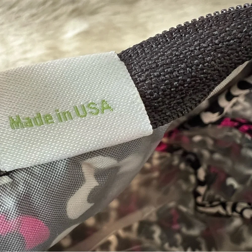 VERA BRADLEY Canterberry Magenta 2013 L Lined Cosmetic Case Black Pink USA